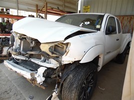 2015 Toyota Tacoma White Extended Cab 2.7L AT 2WD #Z24721